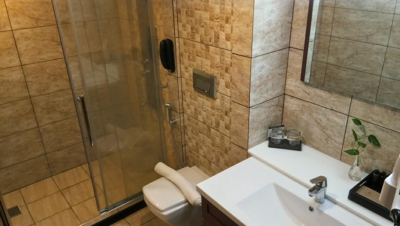 Kazhakuttam Hotel Karthika Park מראה חיצוני תמונה