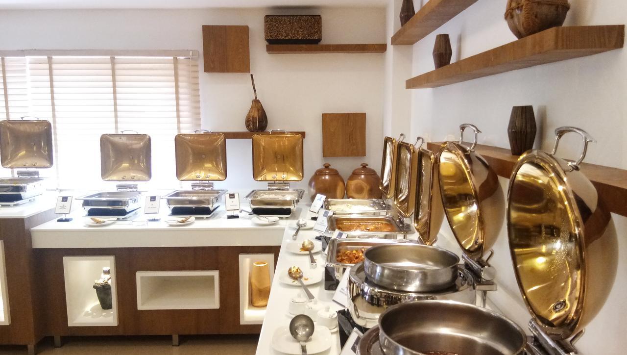 Kazhakuttam Hotel Karthika Park מראה חיצוני תמונה