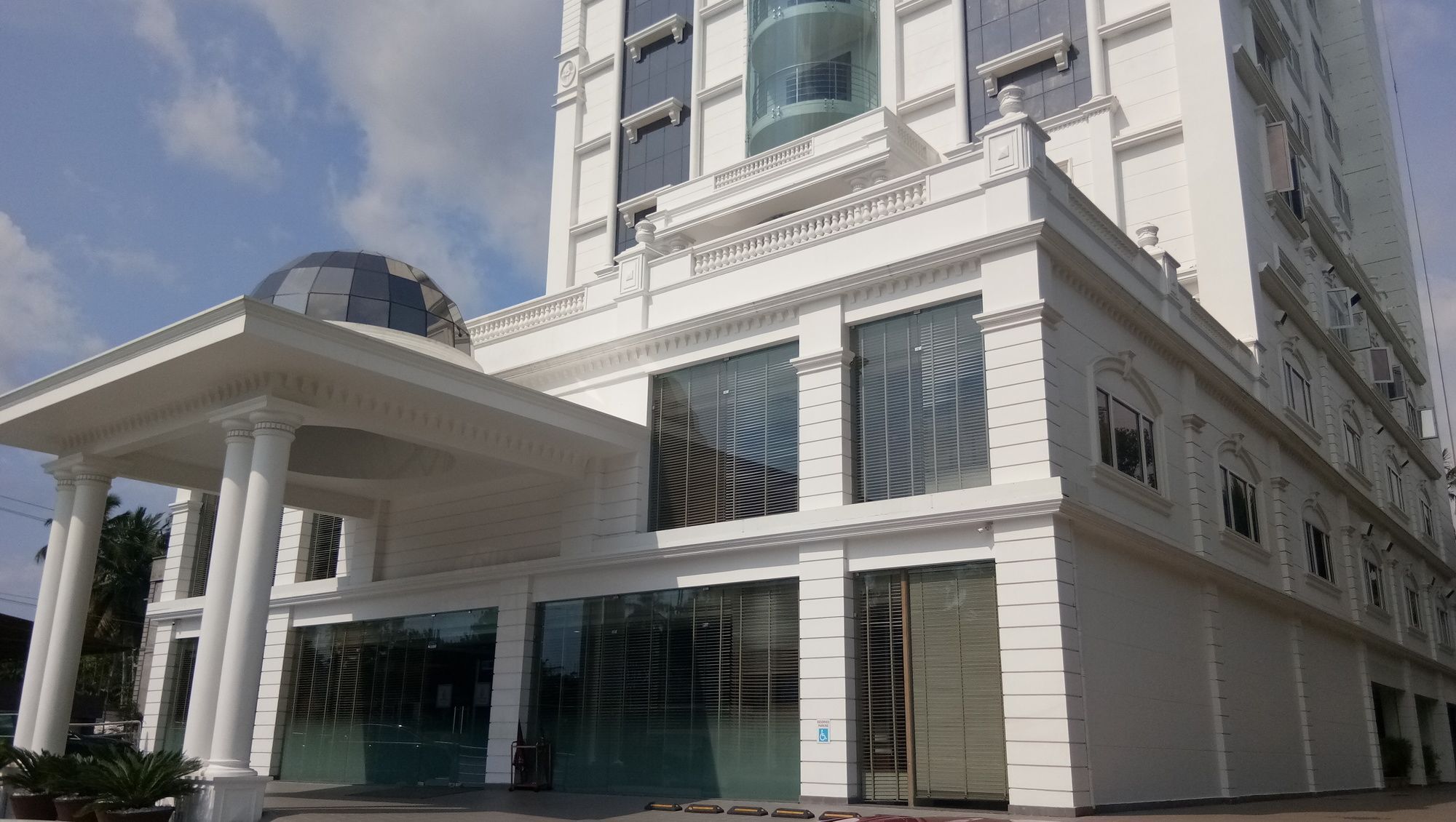 Kazhakuttam Hotel Karthika Park מראה חיצוני תמונה